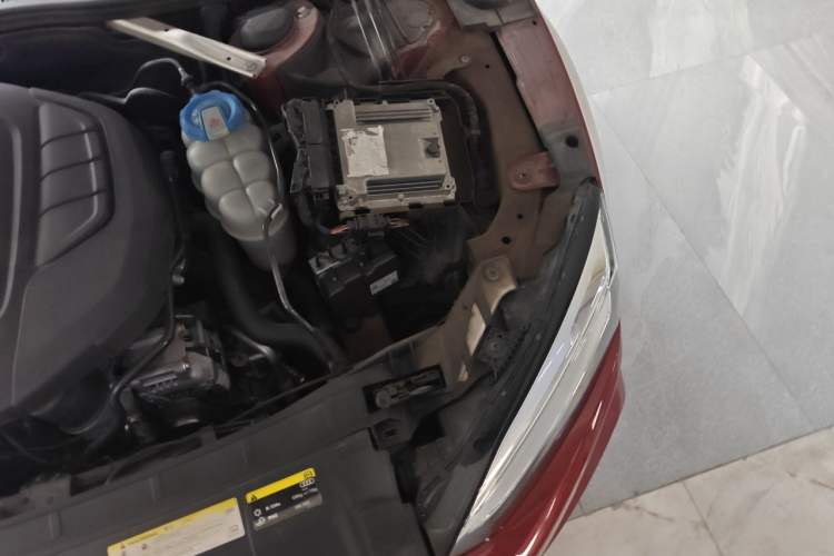 Used Audi A5 2019 Sportback 40 TFSI Fashion Model Engine Bay Left