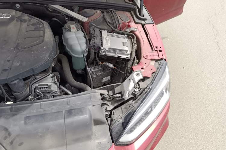 Used Audi A5 2019 Sportback 40 TFSI Fashion Model Engine Bay Left
