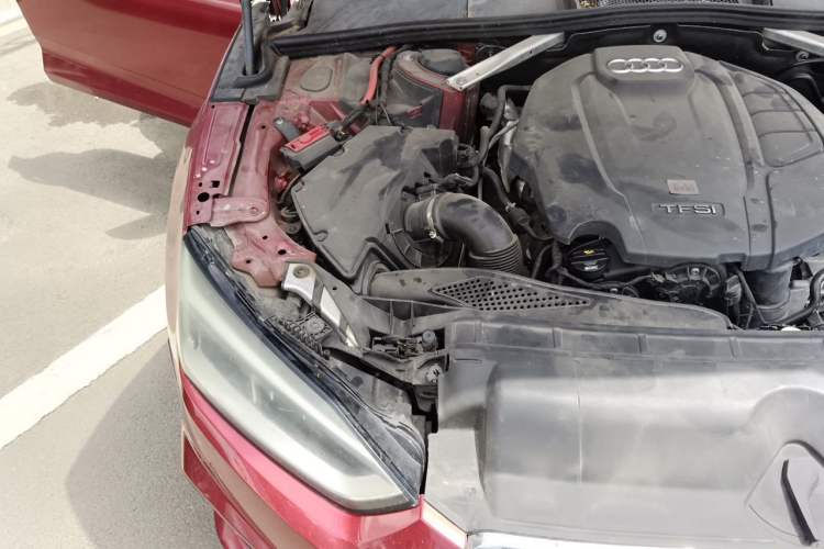 Used Audi A5 2019 Sportback 40 TFSI Fashion Model Engine Bay Right