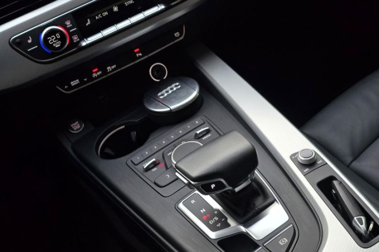 Used Audi A5 2019 Sportback 40 TFSI Fashion Model Gear Lever