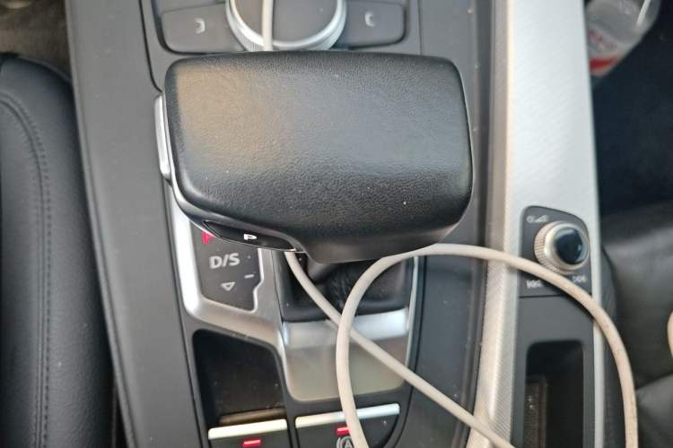 Used Audi A5 2019 Sportback 40 TFSI Fashion Model Gear Lever