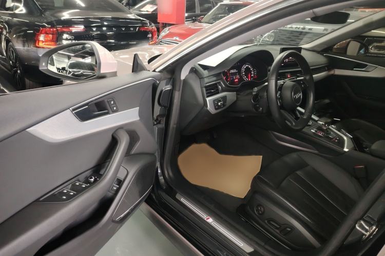 Used Audi A5 2019 Sportback 40 TFSI Fashion Model Interior 3