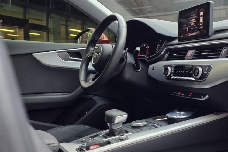 Used Audi A5 2019 Sportback 40 TFSI Fashion Model Interior 3