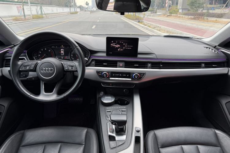 Used Audi A5 2019 Sportback 40 TFSI Fashion Model Interior 4