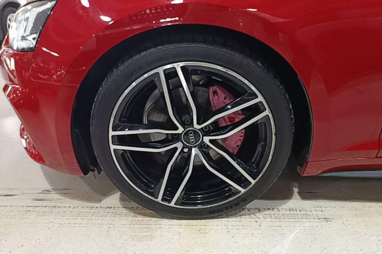 Used Audi A5 2019 Sportback 40 TFSI Fashion Model Left Front Wheel Hub