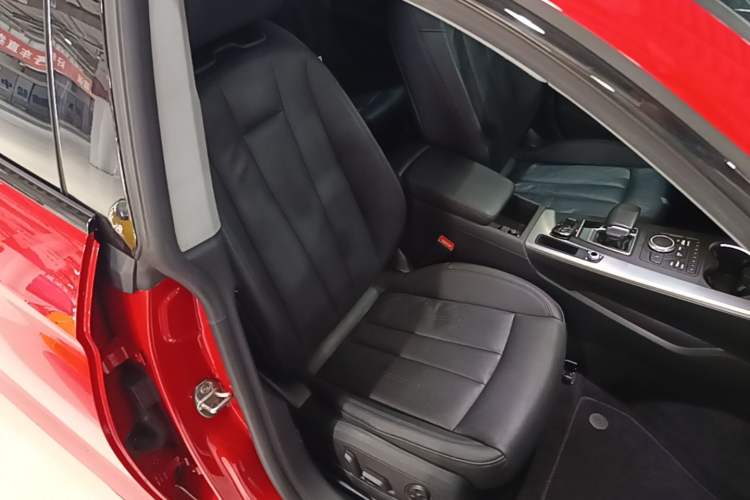 Used Audi A5 2019 Sportback 40 TFSI Fashion Model Right Front Seat