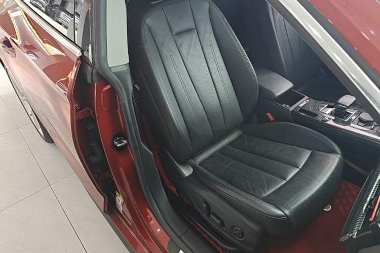 Used Audi A5 2019 Sportback 40 TFSI Fashion Model Right Front Seat