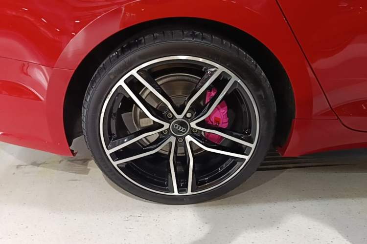 Used Audi A5 2019 Sportback 40 TFSI Fashion Model Right Rear Wheel Hub