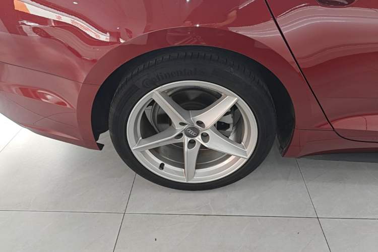 Used Audi A5 2019 Sportback 40 TFSI Fashion Model Right Rear Wheel Hub