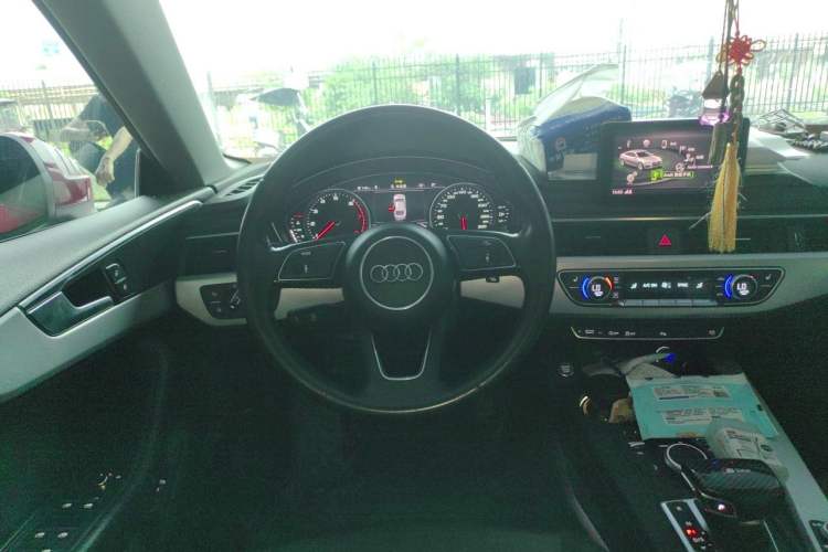 Used Audi A5 2019 Sportback 40 TFSI Fashion Model Steering Wheel