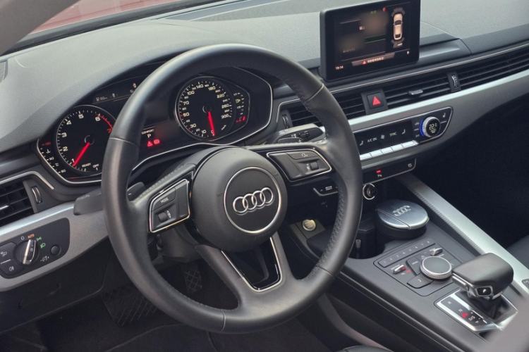 Used Audi A5 2019 Sportback 40 TFSI Fashion Model Steering Wheel
