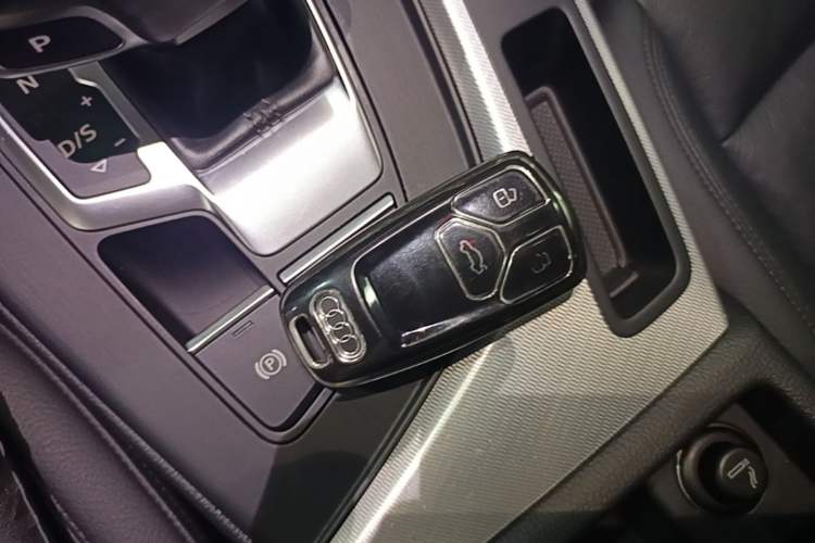 Used Audi A5 2019 Sportback 40 TFSI Fashion Model Vehicle Key