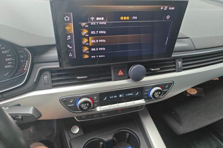 Used Audi A5 2019 Sportback 40 TFSI Fashion Model Audio And AC Panel
