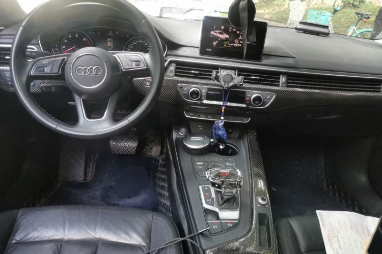 Used Audi A5 2019 Sportback 40 TFSI Fashion Model Center Console