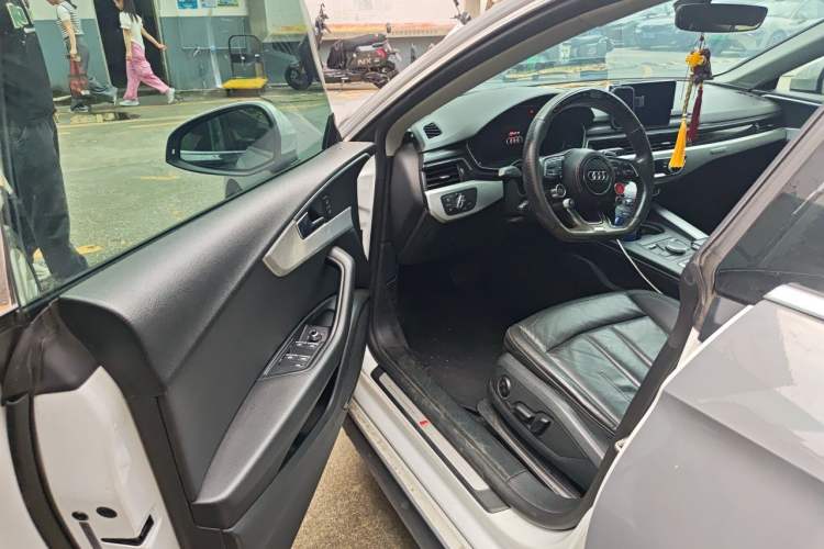 Used Audi A5 2019 Sportback 40 TFSI Fashion Model Driver Seat