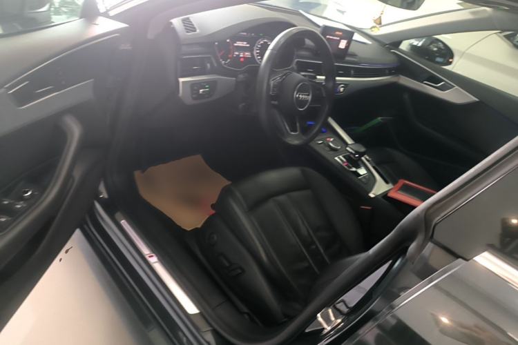 Used Audi A5 2019 Sportback 40 TFSI Fashion Model Driver Seat