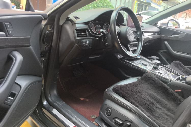 Used Audi A5 2019 Sportback 40 TFSI Fashion Model Driver Seat