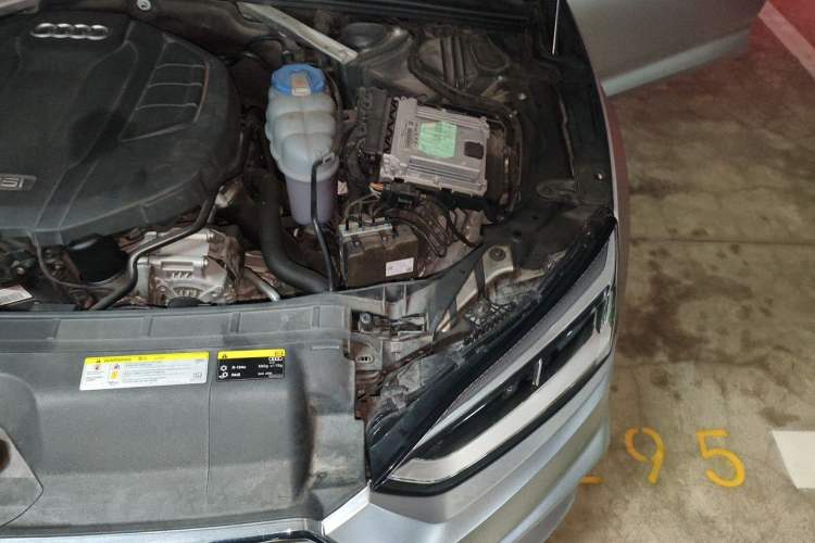 Used Audi A5 2019 Sportback 40 TFSI Fashion Model Engine Bay Left