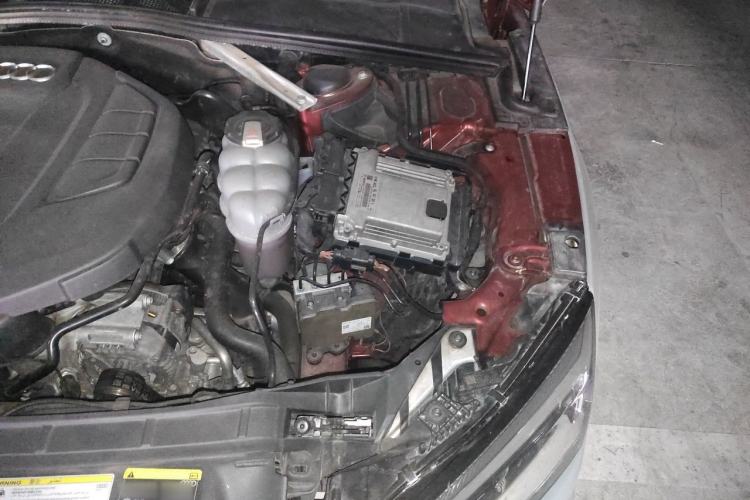 Used Audi A5 2019 Sportback 40 TFSI Fashion Model Engine Bay Left