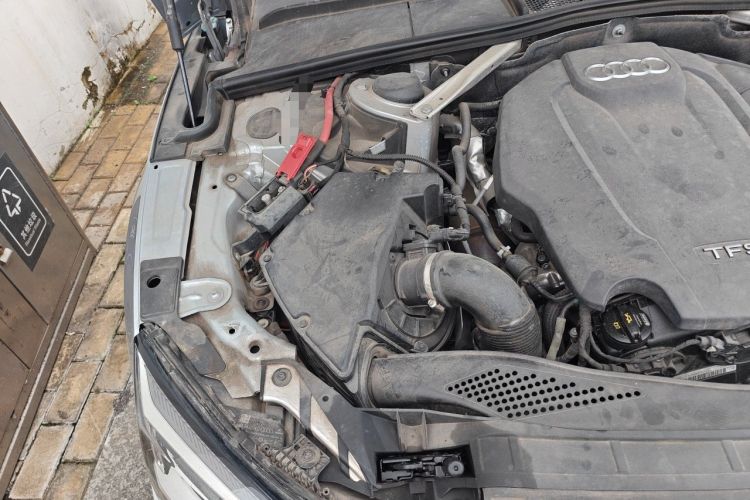 Used Audi A5 2019 Sportback 40 TFSI Fashion Model Engine Bay Right