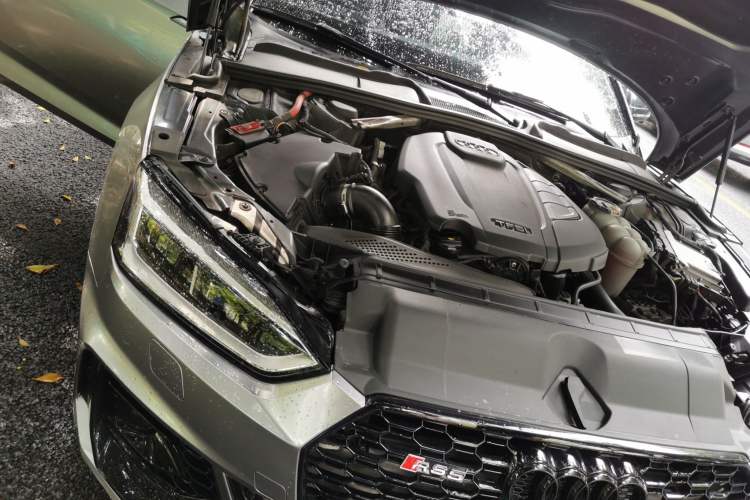 Used Audi A5 2019 Sportback 40 TFSI Fashion Model Engine Bay Right