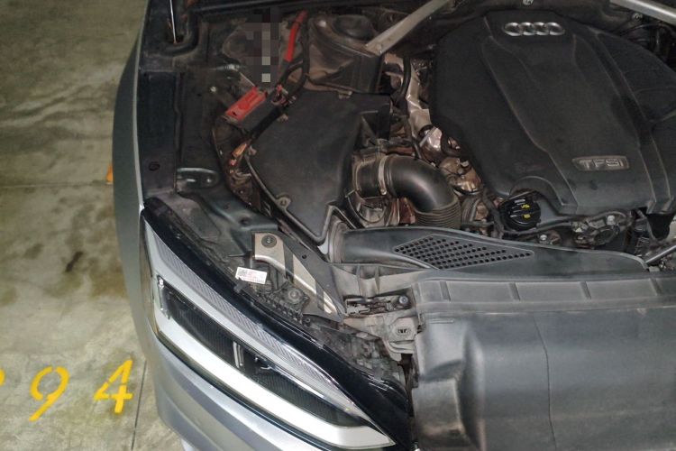 Used Audi A5 2019 Sportback 40 TFSI Fashion Model Engine Bay Right