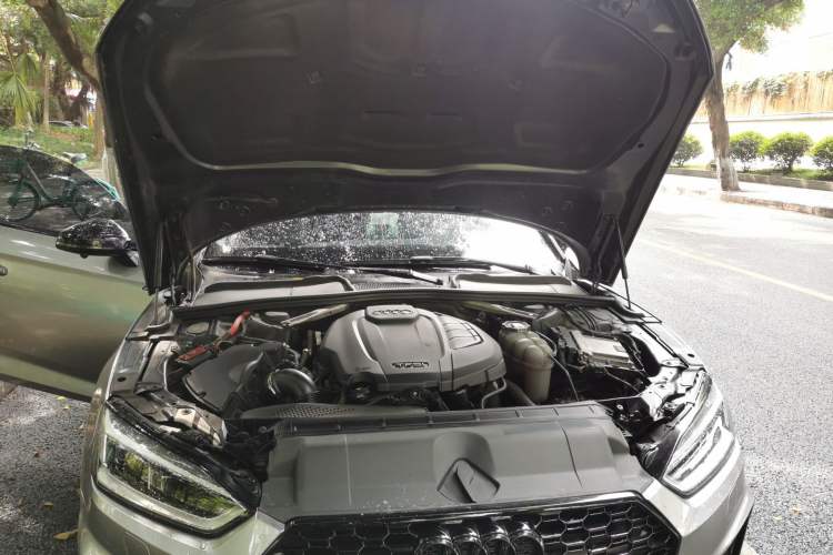 Used Audi A5 2019 Sportback 40 TFSI Fashion Model Engine Bay