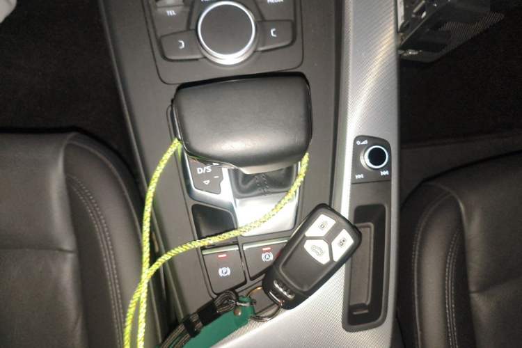Used Audi A5 2019 Sportback 40 TFSI Fashion Model Gear Lever