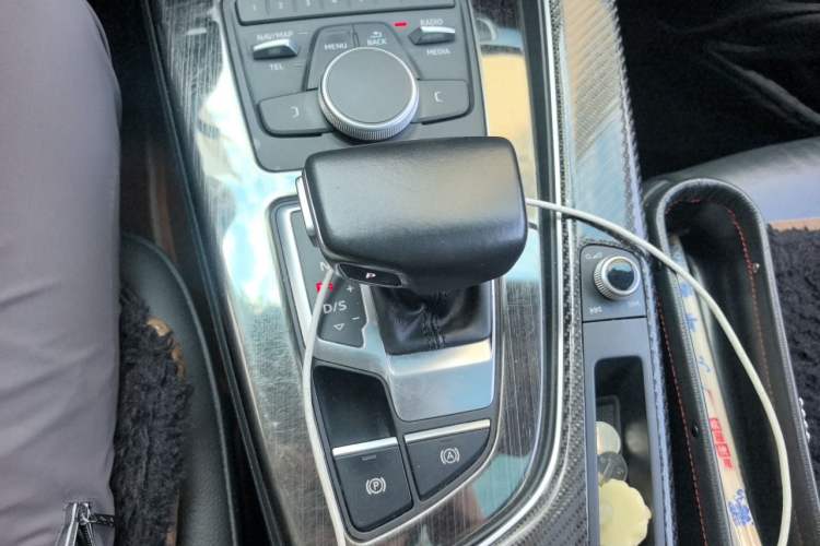 Used Audi A5 2019 Sportback 40 TFSI Fashion Model Gear Lever