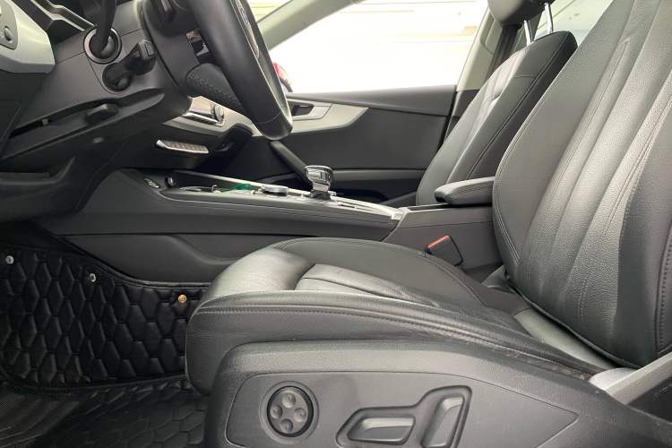 Used Audi A5 2019 Sportback 45 TFSI Fashion Model Interior 1