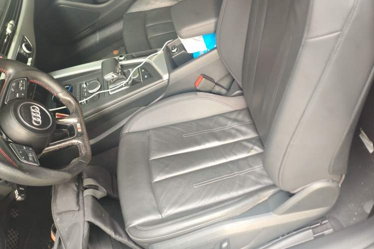 Used Audi A5 2019 Coupe 40 TFSI Fashion Edition China V Emission Standard Left Front Seat