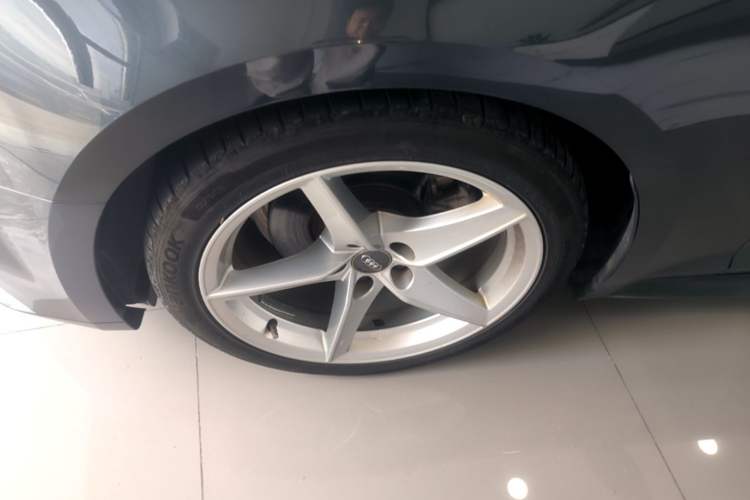Used Audi A5 2019 Sportback 40 TFSI Fashion Model Left Front Wheel Hub