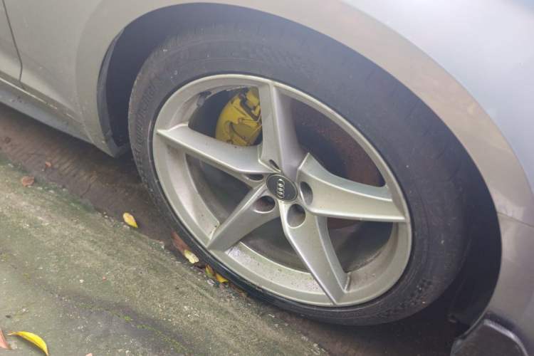 Used Audi A5 2019 Coupe 40 TFSI Fashion Edition China V Emission Standard Right Front Wheel Hub
