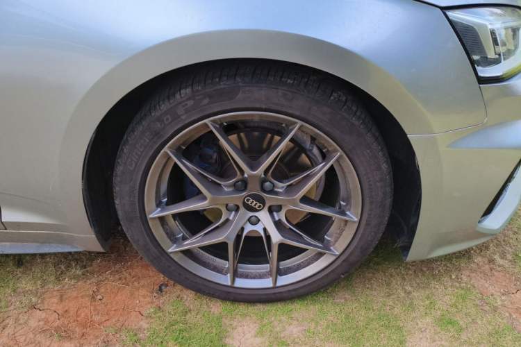 Used Audi A5 2019 Sportback 40 TFSI Fashion Model Right Front Wheel Hub