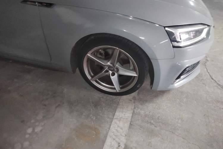 Used Audi A5 2019 Sportback 40 TFSI Fashion Model Right Front Wheel Hub