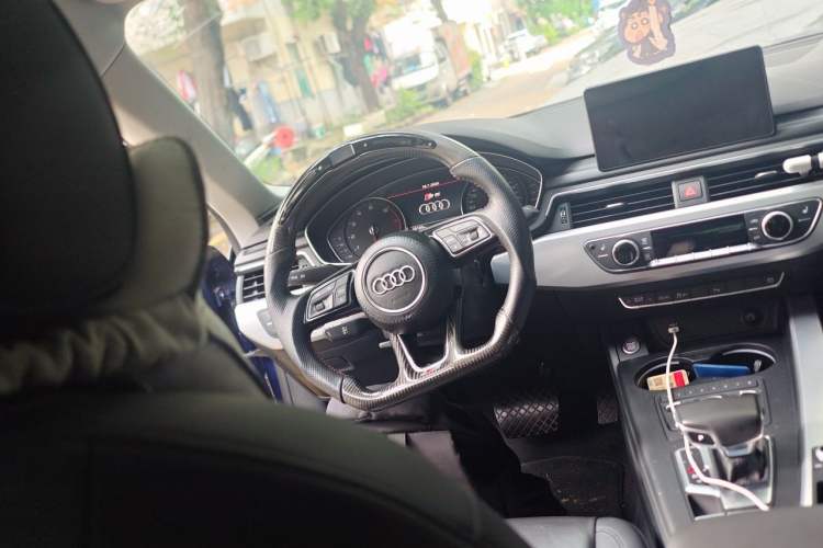 Used Audi A5 2019 Coupe 40 TFSI Fashion Edition China V Emission Standard Steering Wheel