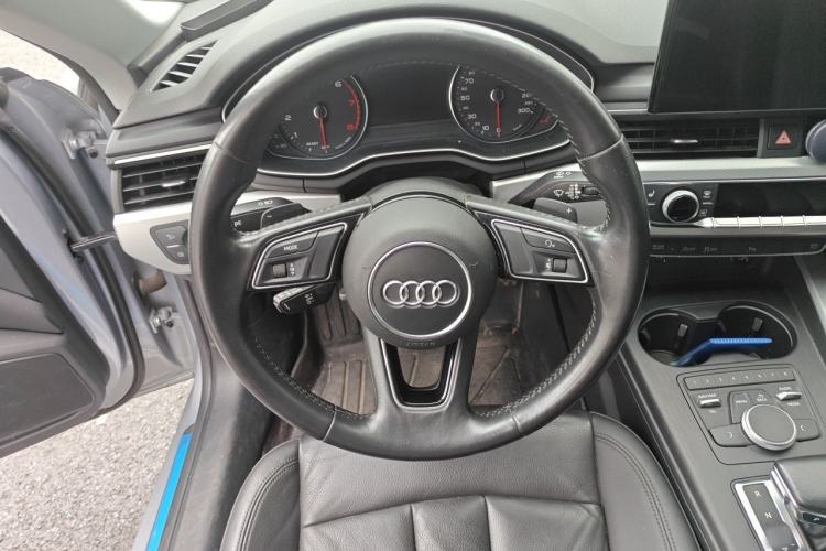 Used Audi A5 2019 Sportback 40 TFSI Fashion Model Steering Wheel