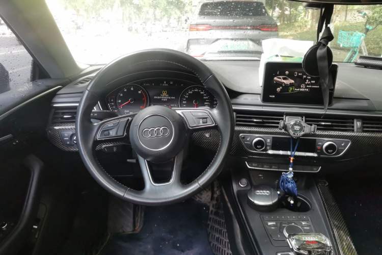 Used Audi A5 2019 Sportback 40 TFSI Fashion Model Steering Wheel