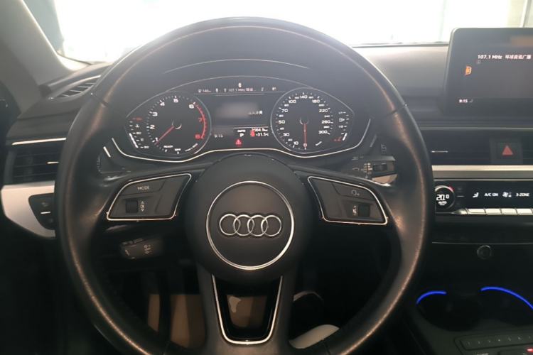 Used Audi A5 2019 Sportback 40 TFSI Fashion Model Steering Wheel