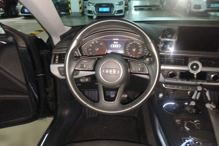 Used Audi A5 2019 Sportback 40 TFSI Fashion Model Steering Wheel