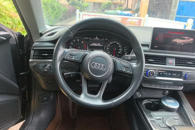 Used Audi A5 2019 Sportback 40 TFSI Fashion Model Steering Wheel