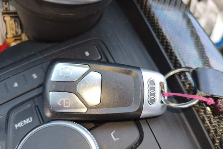 Used Audi A5 2019 Sportback 40 TFSI Fashion Model Vehicle Key