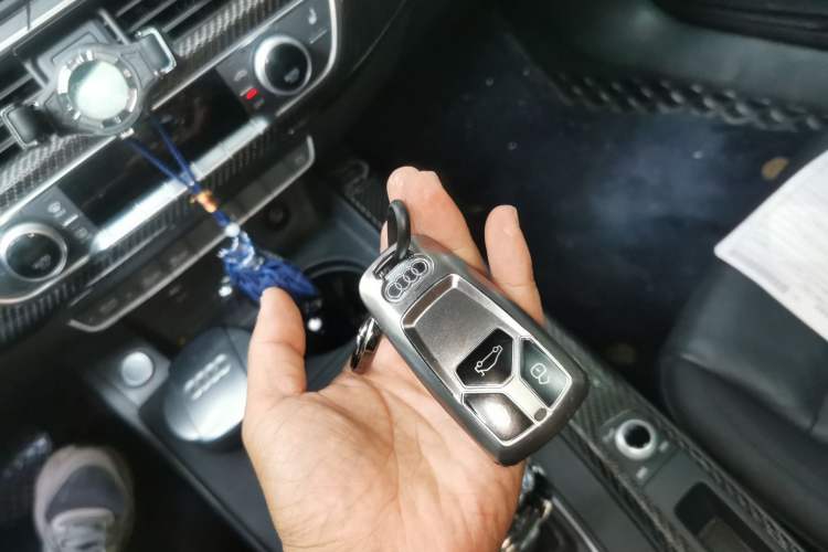 Used Audi A5 2019 Sportback 40 TFSI Fashion Model Vehicle Key