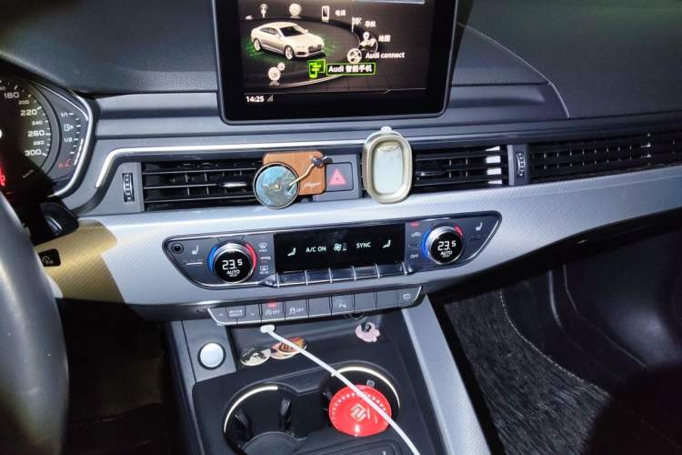 Used Audi A5 2019 Sportback 40 TFSI Fashion Model Audio And AC Panel