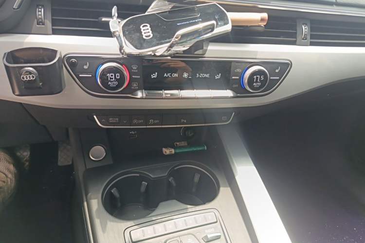 Used Audi A5 2019 Sportback 45 TFSI Sport Edition Audio And AC Panel