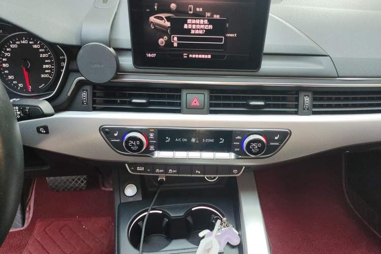 Used Audi A5 2019 Sportback 40 TFSI Fashion Model Audio And AC Panel