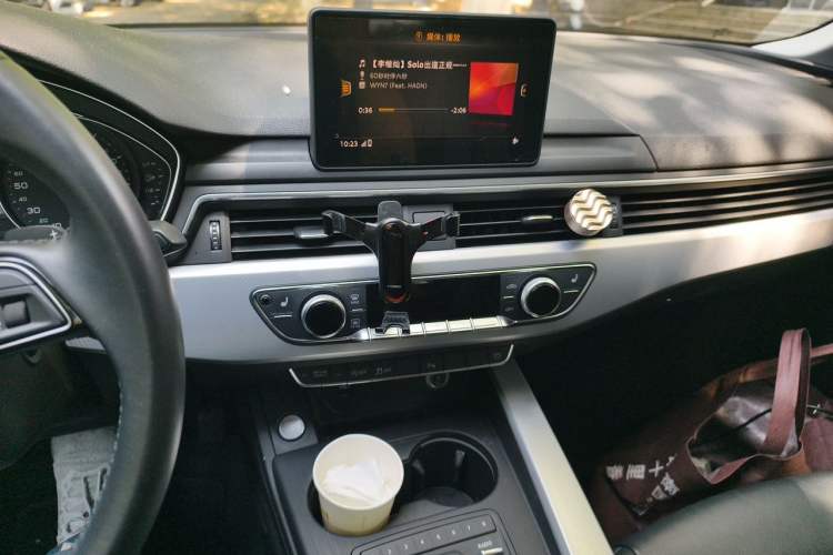 Used Audi A5 2019 Coupe 40 TFSI Fashion Edition China V Emission Standard Audio And AC Panel