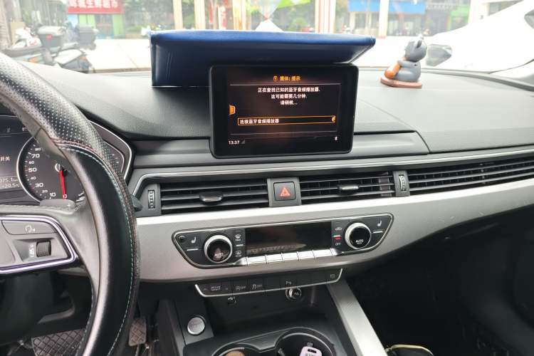 Used Audi A5 2019 Sportback 40 TFSI Fashion Model Audio And AC Panel