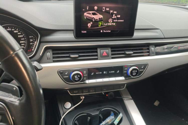Used Audi A5 2019 Sportback 40 TFSI Fashion Model Audio And AC Panel