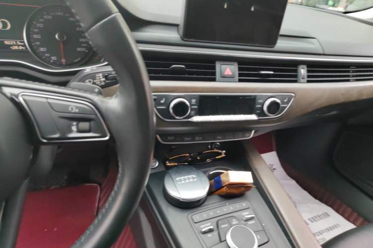 Used Audi A5 2019 Sportback 40 TFSI Fashion Model Audio And AC Panel
